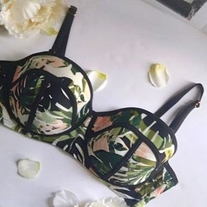 Victoria Secrets Bikini Top